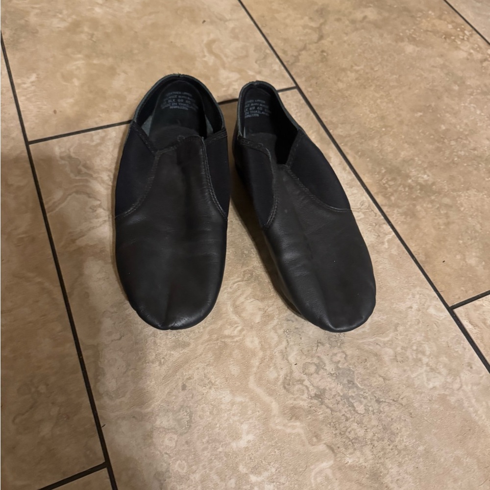 Women’s Black Capezio Jazz Dance Shoe Size 9.  Labeled as Size 10. New.